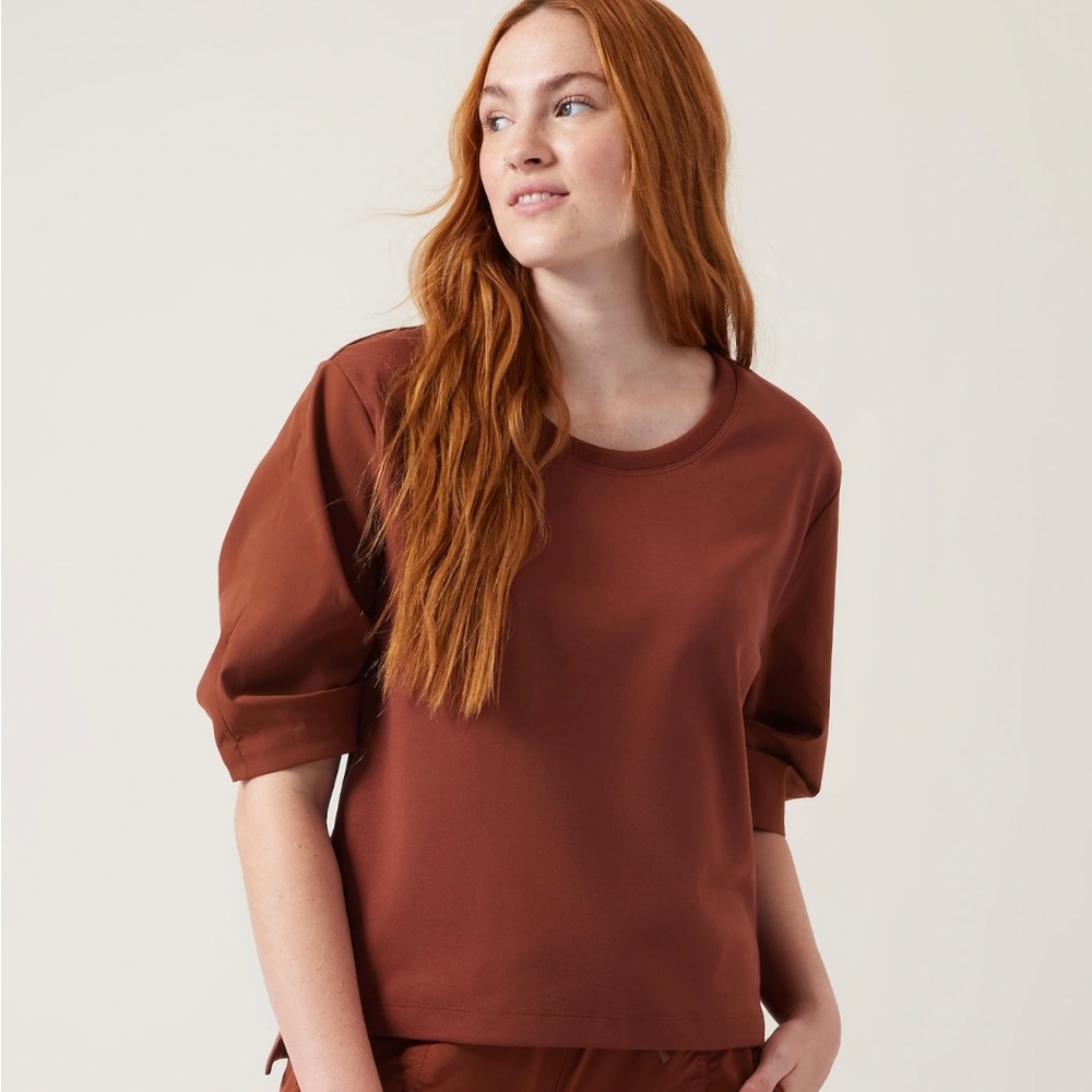 Athleta Harlow Hybrid Tee in Ancient Mahogany XL